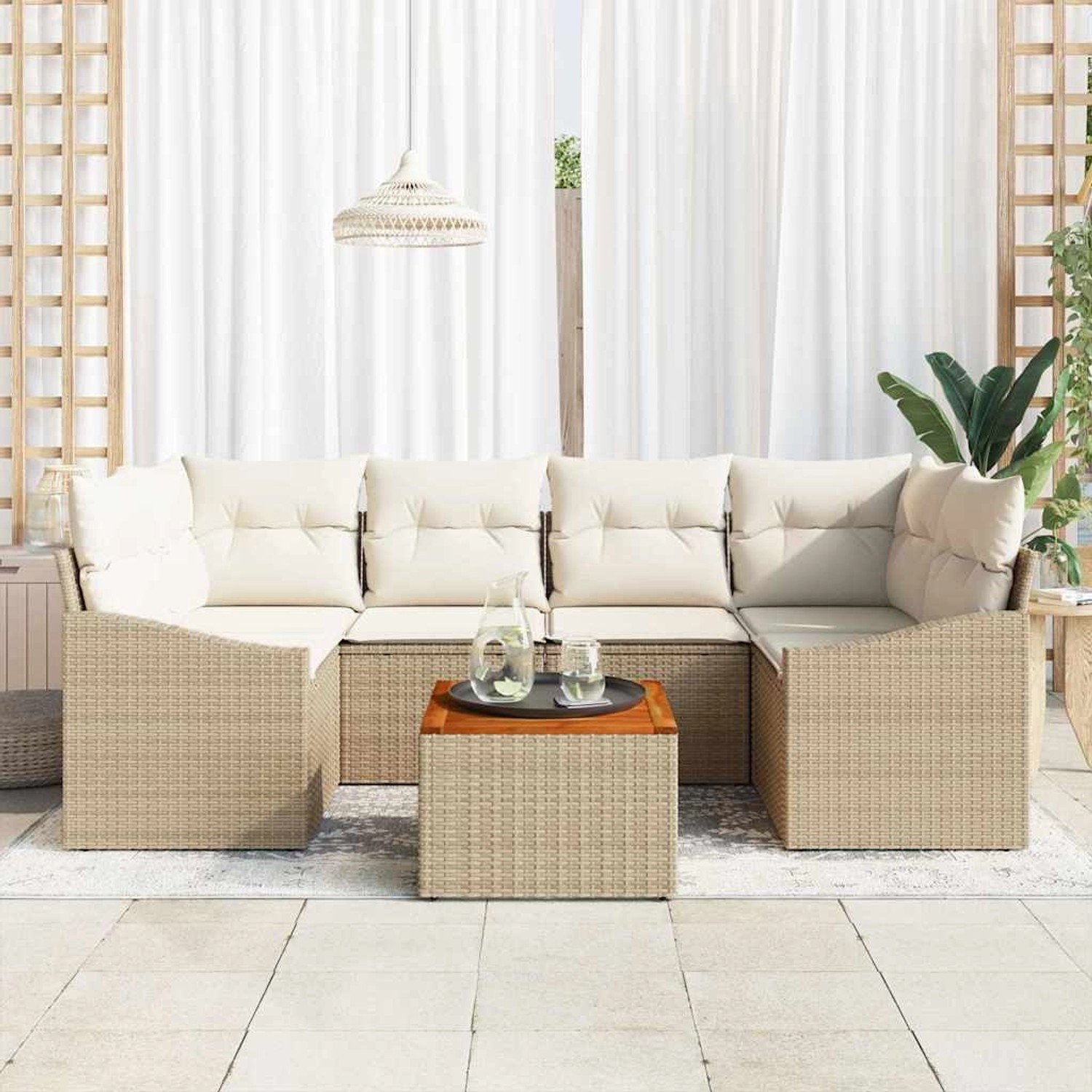 Beige-weißes 7-teiliges vidaXL Garten-Sofa-Set aus Rattan mit Tisch und Polstern.