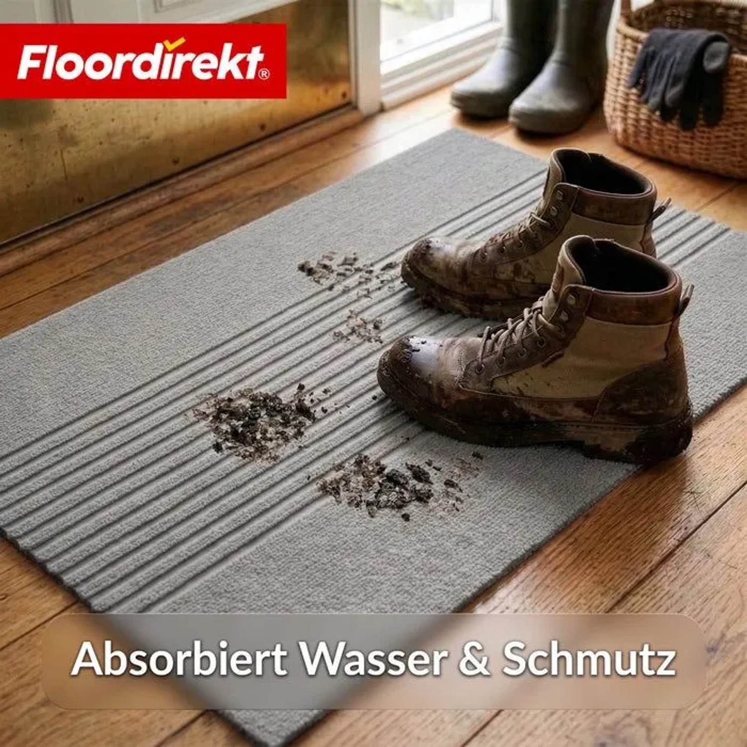 Graue Floordirekt Schmutzfangmatte CIRCA mit Streifenmuster, TPE-Rücken und Schuhabdruck.