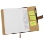 Offenes braunes A5 Notizbuch aus Kunstleder mit Stift, Haftnotizen und leeren Seiten für Ideen und Termine.