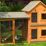 Promadino Freilaufgehege mit Tür und Treppe aus Kiefernholz für Kleintiere.