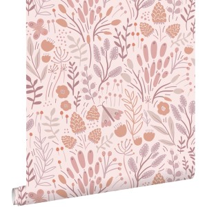 Dekorative ESTAhome Vliestapete mit Blättern, Blumen und Schmetterlingen in Violett, Terrakotta auf Rosa. Stilvolle Wandgestaltung.