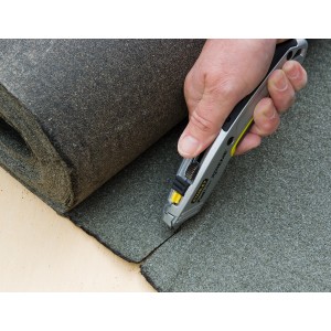Stanley FatMax 2in1 Messer schneidet Dachpappe. Vielseitiges Cuttermesser für Handwerker.
