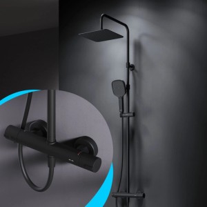 Schwarzes AM.PM Duschsystem Play mit Thermostat, Regendusche und Handbrause.