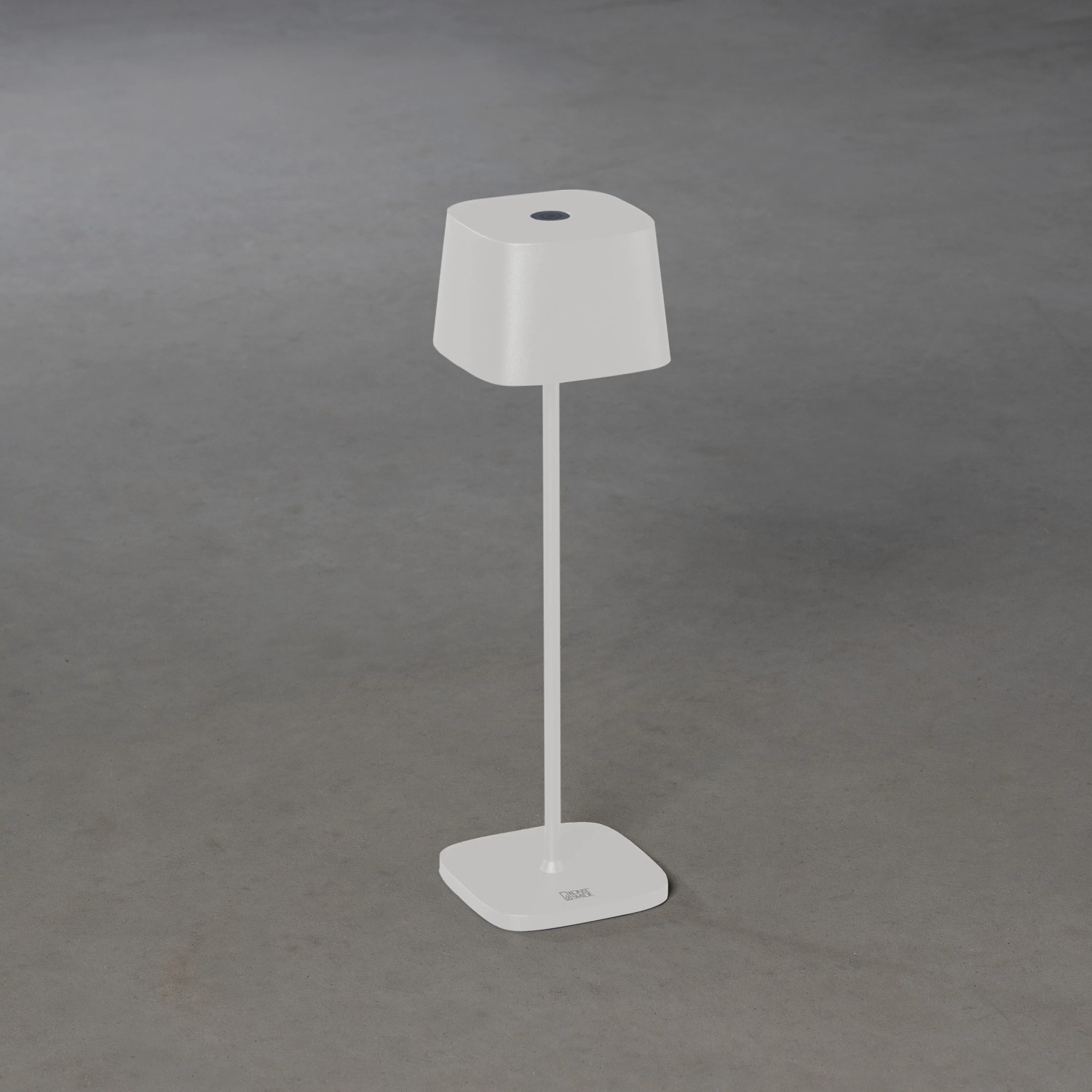 Weiße Konstsmide LED Tischleuchte Capri, 36cm, für Innen & Außen. Dekoleuchte mit Akku.