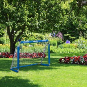 Relaxdays Fußballtore 2er Set Eisen Polyester Blau Stabil mit Heringen 110 cm x 150 cm x 75 cm 5,8 kg