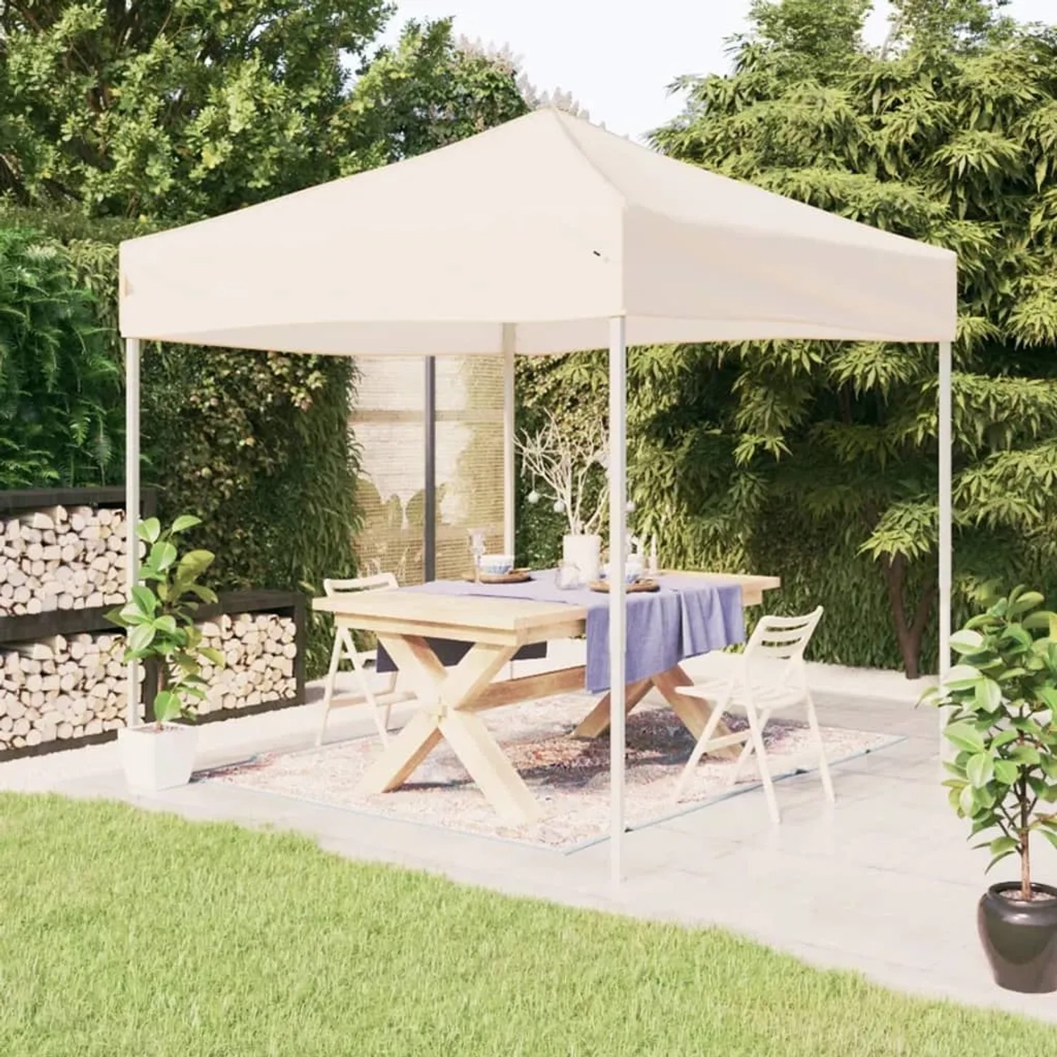 Faltbares, creme-farbenes Partyzelt 3x3 m von vidaXL im Garten mit Tisch und Stühlen.
