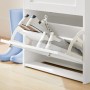 SoBuy Schuhkipper FSR144-WN, Schuhschrank mit 3 Klappen in Weiß-Natur mit Schuhen und Gummistiefeln.