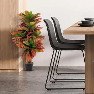 Costway Kunstpflanze Palmenbaum, 100 cm hoch, mit bunten rot-grünen Blättern im schwarzen Topf, als Raumdeko.