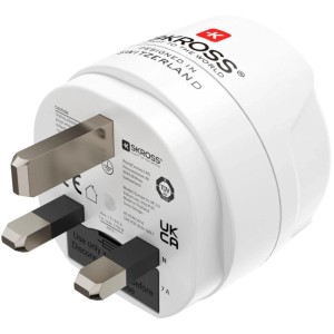 Weißer Hama Reiseadapter Typ G für England und UK 3-polig für Steckdosen. Kompakter Reisestecker.