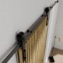 Radex Schiebetür-Komplettset Akustikpaneel Lamette mit Lamellen und schwarzer Schiene.