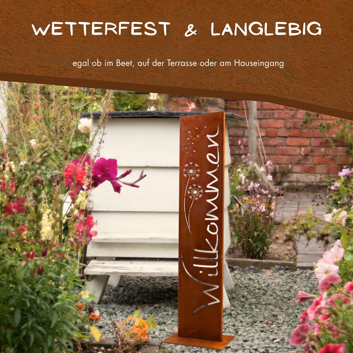 Rostikal Willkommen Stele Pusteblume, 71 cm Cortenstahl Gartendeko mit Edelrost Patina im Blumenbeet.