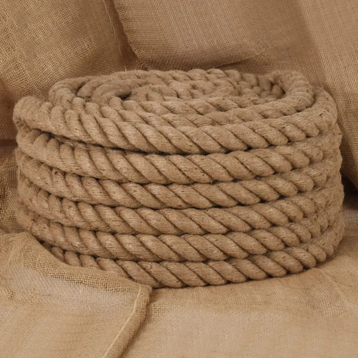 vidaXL Juteseil, 5 m lang, 50 mm stark, aufgerollt. Robustes Naturseil für Garten und Dekoration.