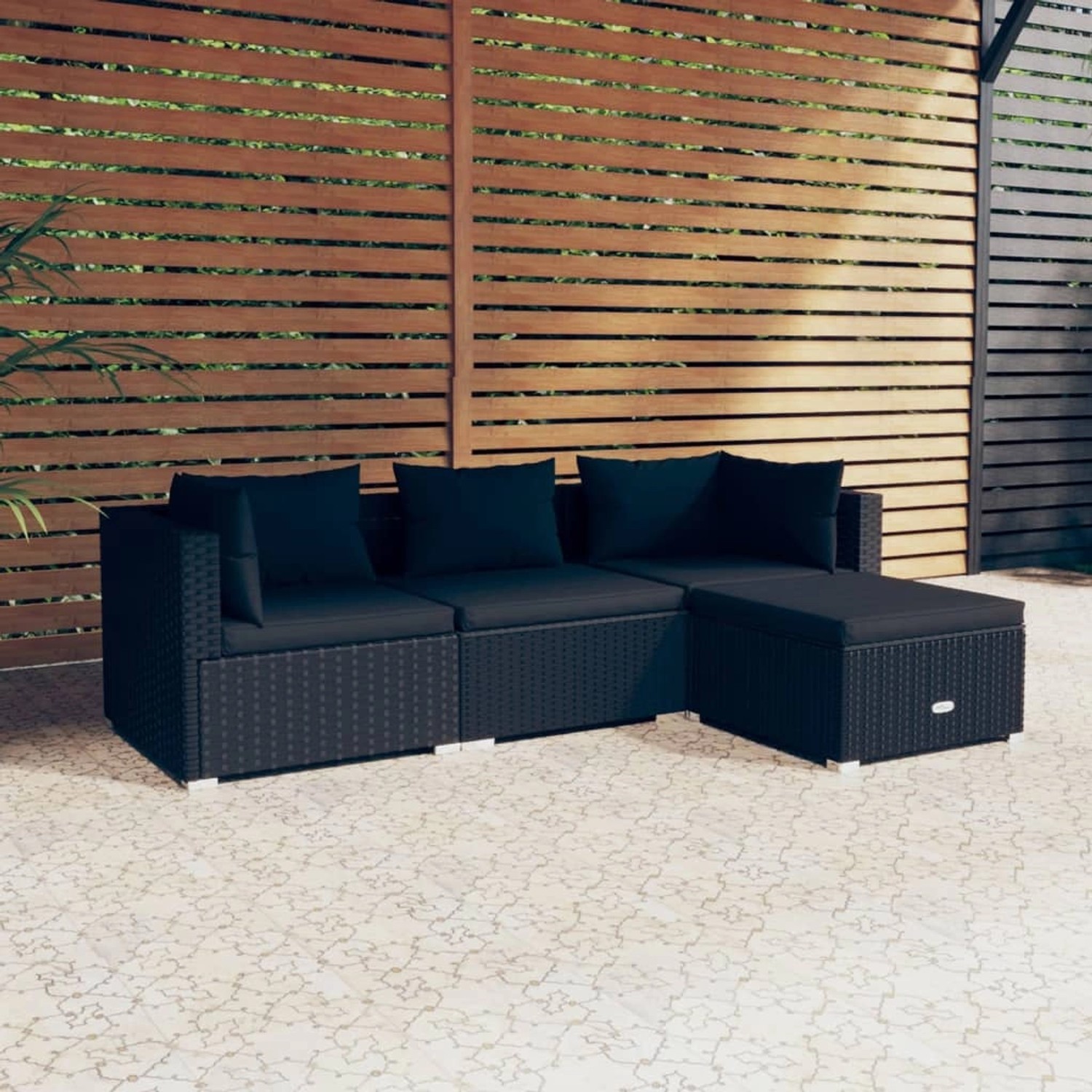Schwarzes 4-tlg. Garten Lounge Set aus Polyrattan mit Kissen.