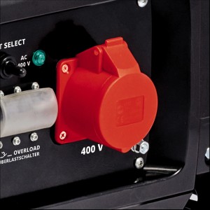Detailaufnahme: Roter 400V-Anschluss am Einhell Stromerzeuger TC-PG 65/E5.