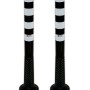2 schwarze UvV Ecoline Absperrpfosten, 100cm hoch, mit Reflexstreifen und Befestigung.