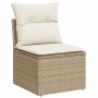 Beige Garten-Sofagarnitur Element aus Rattan mit cremefarbenen Kissen.