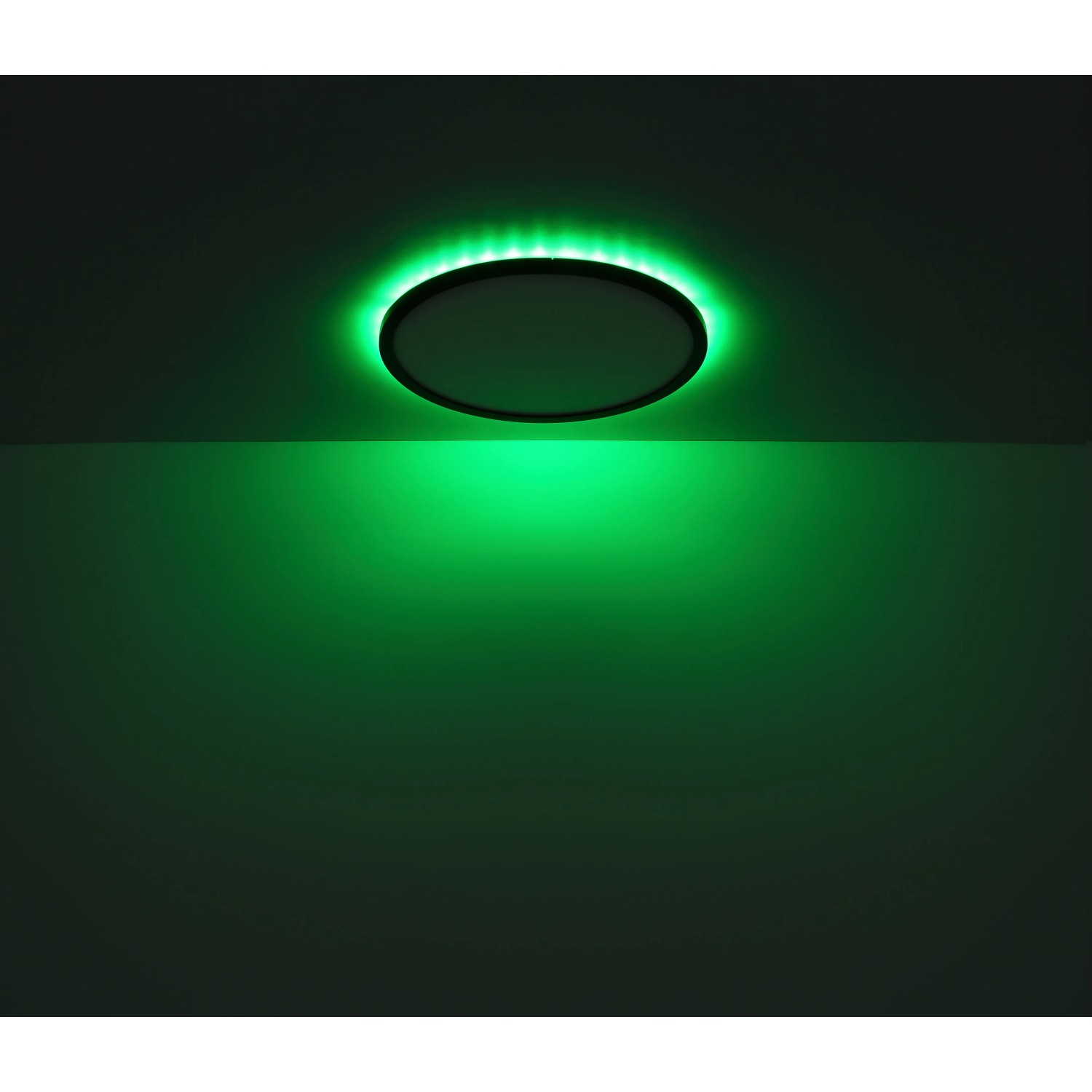 Schwarze LED-Deckenleuchte Sapana mit RGB-Backlight und grüner Beleuchtung.