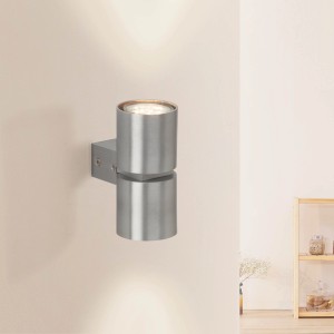 Moderne, 2-flammige LED-Wandleuchte Izon aus Aluminium für Innenräume.