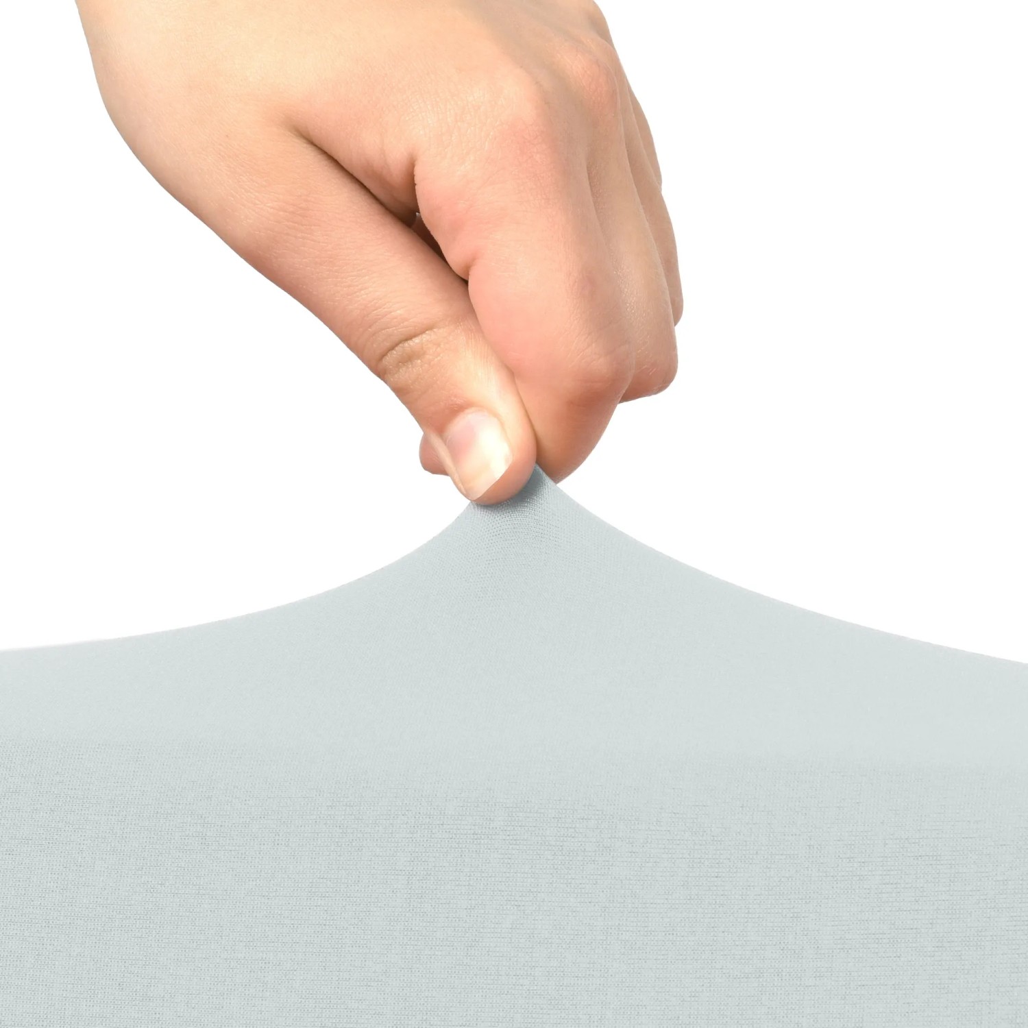 Detailaufnahme: Silber-graue Beautissu Biertischhusse, Stretch-Material wird gedehnt.