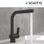 Schwarze Schütte Spültischarmatur London mit herausziehbarem Auslauf und Wasserstrahl.