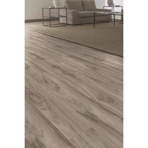 Kaindl Laminat Masterfloor Oak Blackwood, 7mm stark, in Eichenoptik verlegt im Wohnraum.