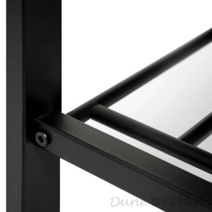 Detailaufnahme: Grauer DuneDesign Schuhschrank aus Metall, offene Ablage.