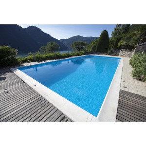 Rechteckiger Steinbach Styropor Pool-Set Classic Top mit blauem Wasser und Holzterrasse.