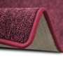 Detailansicht: Weinroter Karat Teppich London mit Schlingenflor und farblich passender Umkettelung.