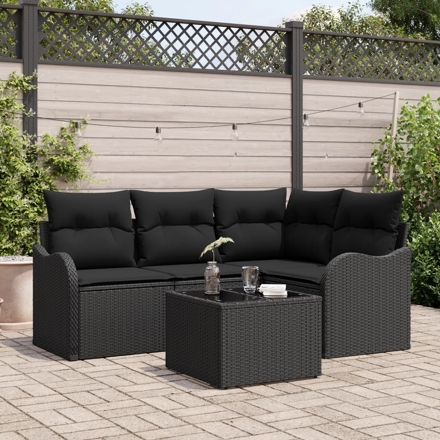 Beige vidaXL Gartenmöbel: 5-teiliges Poly Rattan Sofa-Set mit Kissen und Tisch.