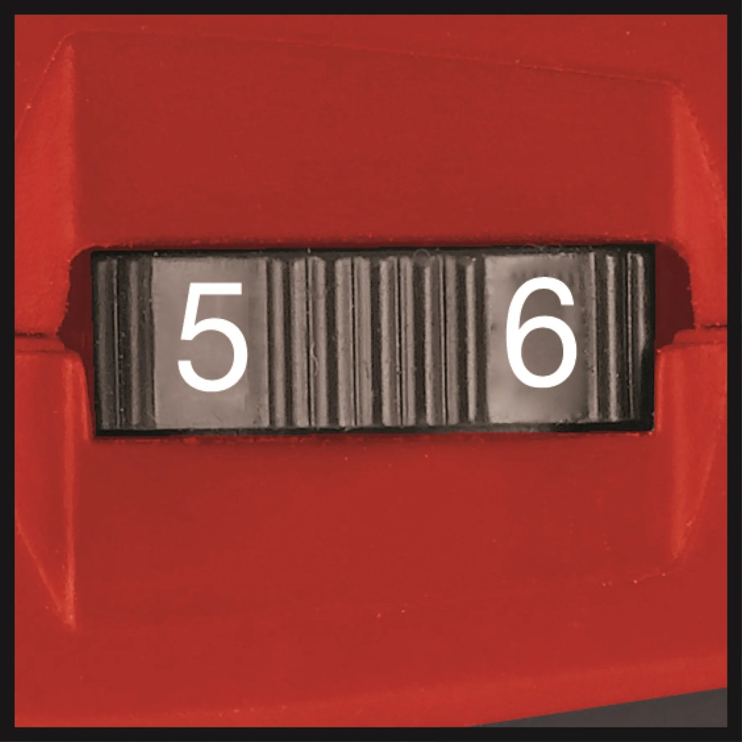 Detailaufnahme: Drehzahlregler (Stufe 5 und 6) am Einhell Multitool TC-MG 135 E.