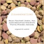 Supravit Mix Super Hundefutter: Nahaufnahme von mehrfarbigen Trockenfutter-Pellets mit Text zur Zusammensetzung.