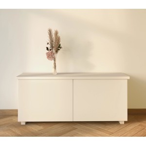 Wand in Kaschmirbeige mit CREATE! by OBI Lieblingsfarben. Matte, helle Innenfarbe.