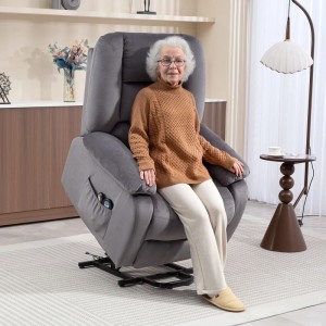 Dunkelgrauer HOMCOM Relaxsessel mit elektrischer Aufstehhilfe. Ältere Frau sitzt bequem im Samtoptik-Sessel, ideal für Senioren.