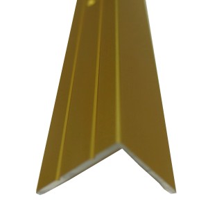 Gelochtes Treppenwinkelprofil, 45x20 mm, Messing, 2500 mm, für Laminat & Parkett.