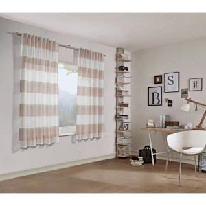 Bennetti Schal Altrosa, 140x175 cm, mit Streifen und Gardinenband vor Fenster.