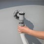 Anschluss der Bestway Solar Poolheizung an einen Pool mit Schlauch.