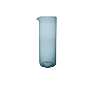 Schlanke, eisblaue like. by Villeroy & Boch Like Glass Wasserkaraffe (1 l) aus Borosilikatglas mit Ausgießer.