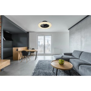 Schwarzer Globo LED-Deckenventilator Travo, 50 cm, mit Lichtring in modernem Wohnraum.