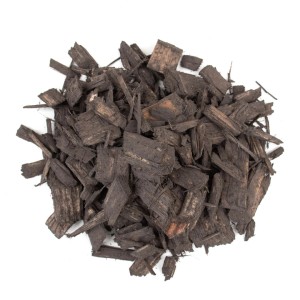 Nahaufnahme von Bevermann Premium Holzdekor Anthrazit (50 l), Dekormulch aus Nadelholz.