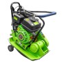 Grüne Zipper Rüttelplatte ZI-RPE60 mit Gummiplatte und Fahrwerk, 62 kg, 4 kW für Baumaschinen.