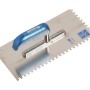 LUX Glättekelle Classic, rostfrei, 6x6 mm Zahnung für Fliesen- und Klebearbeiten.