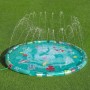 Bestway Wassermatte Underwater Ø 165 cm mit Wassersprinklern im Garten.