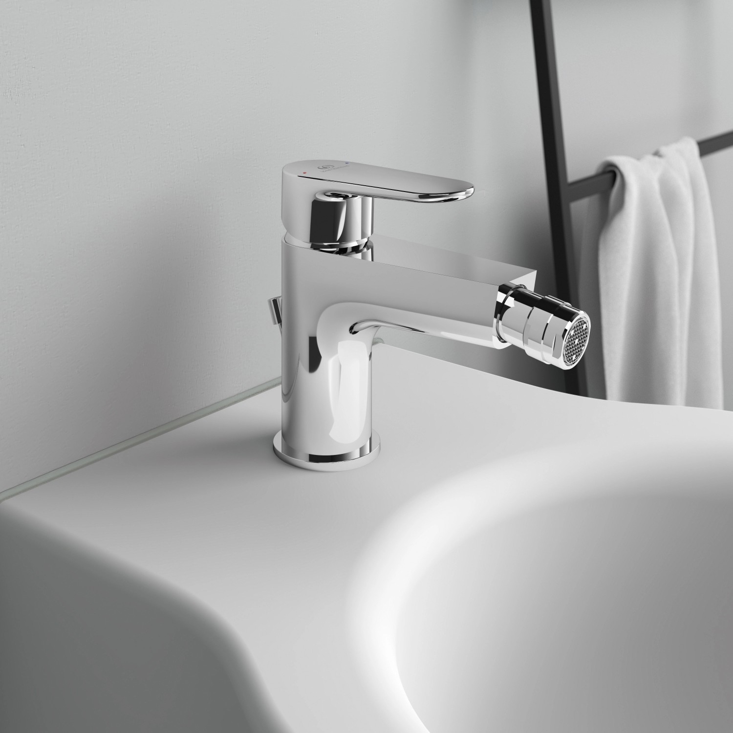 Ideal Standard Cerafine O Bidetarmatur in Chrom, moderne Badarmatur für Bidet.