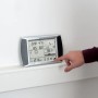 PCE Instruments Wetterstation FWS 20N 2 mit Touchscreen und Außensensor.