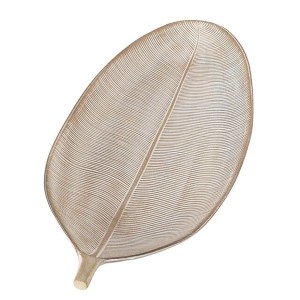 Dekorative, naturfarbene Boltze Dekoschale Avaro M in Blattform mit matter Optik und filigraner Blattgravur.