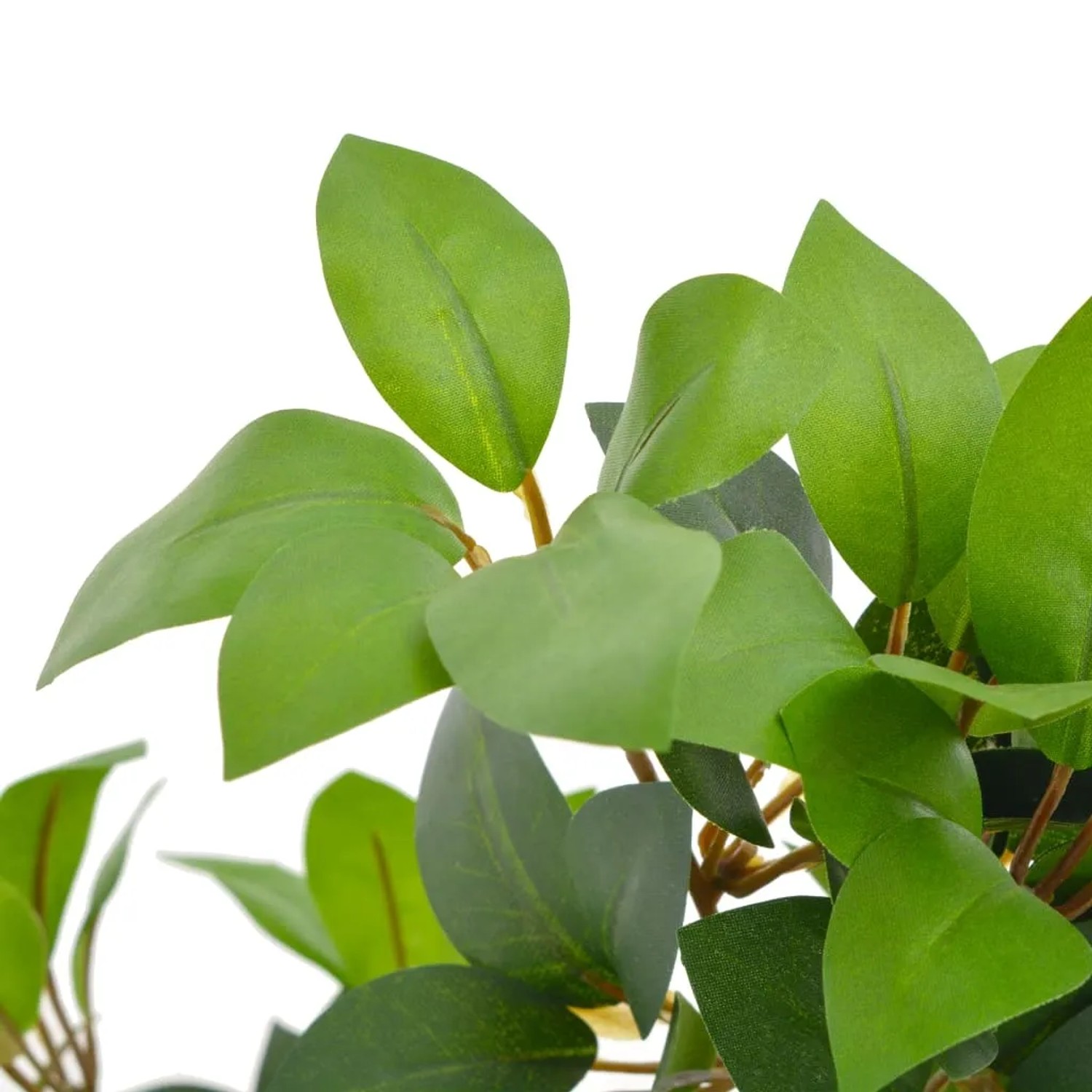 Detailaufnahme: Künstlicher Lorbeerbaum, grüne Blätter im Topf, Kunstpflanze für Innenräume.
