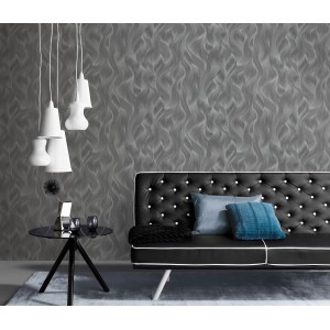 Erismann Vliestapete Elle Decoration mit Wellenmuster in Anthrazit im Wohnraum.