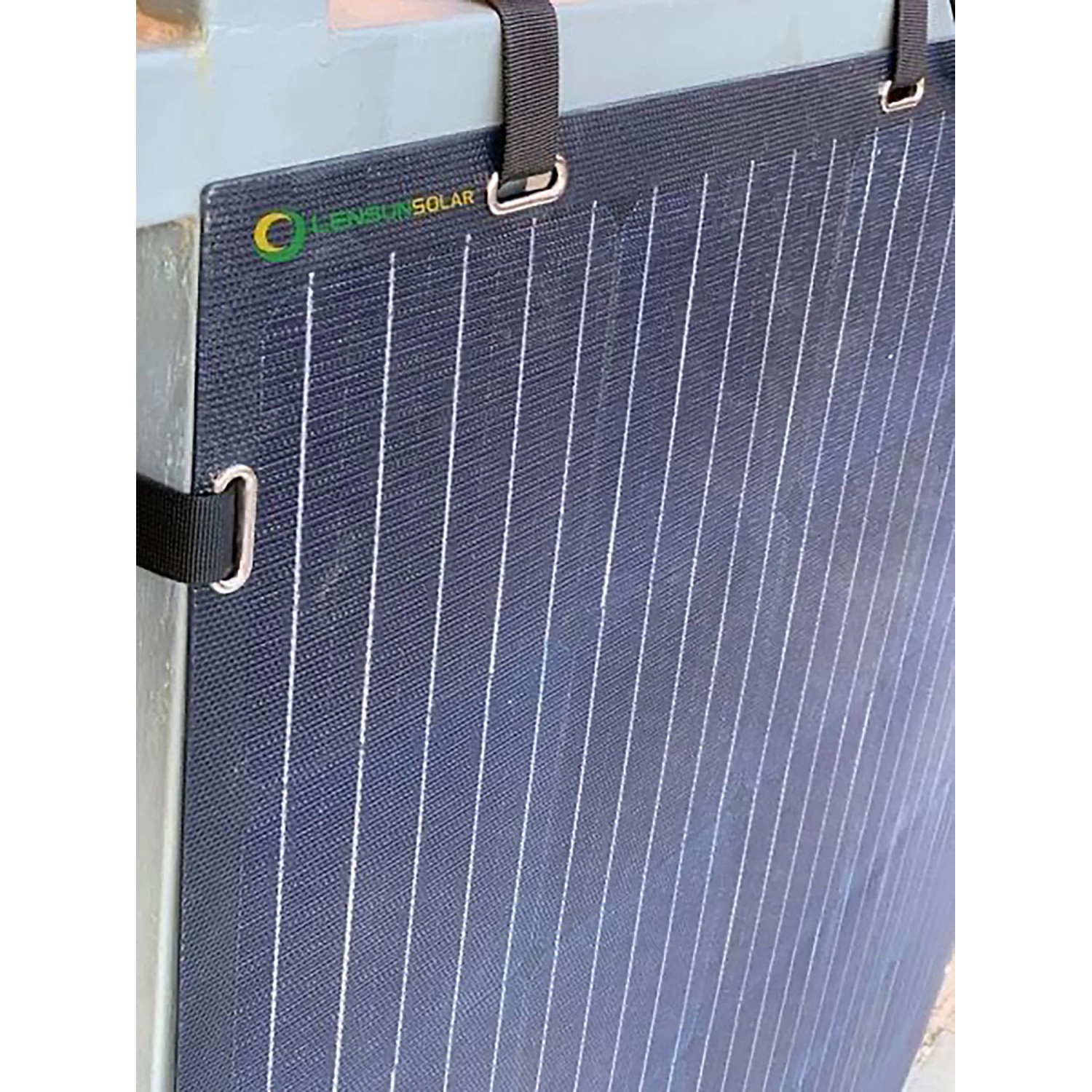 Flexibles ABSAAR Solarpanel 200W mit Befestigungsbändern, geeignet für Balkonkraftwerke.