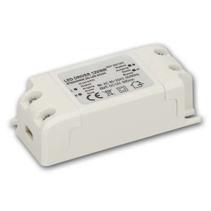 Weißer LED Transformator 12V/6W aus Kunststoff mit Schraubklemmen. Lampenzubehör, IP20, 73x22x33mm.