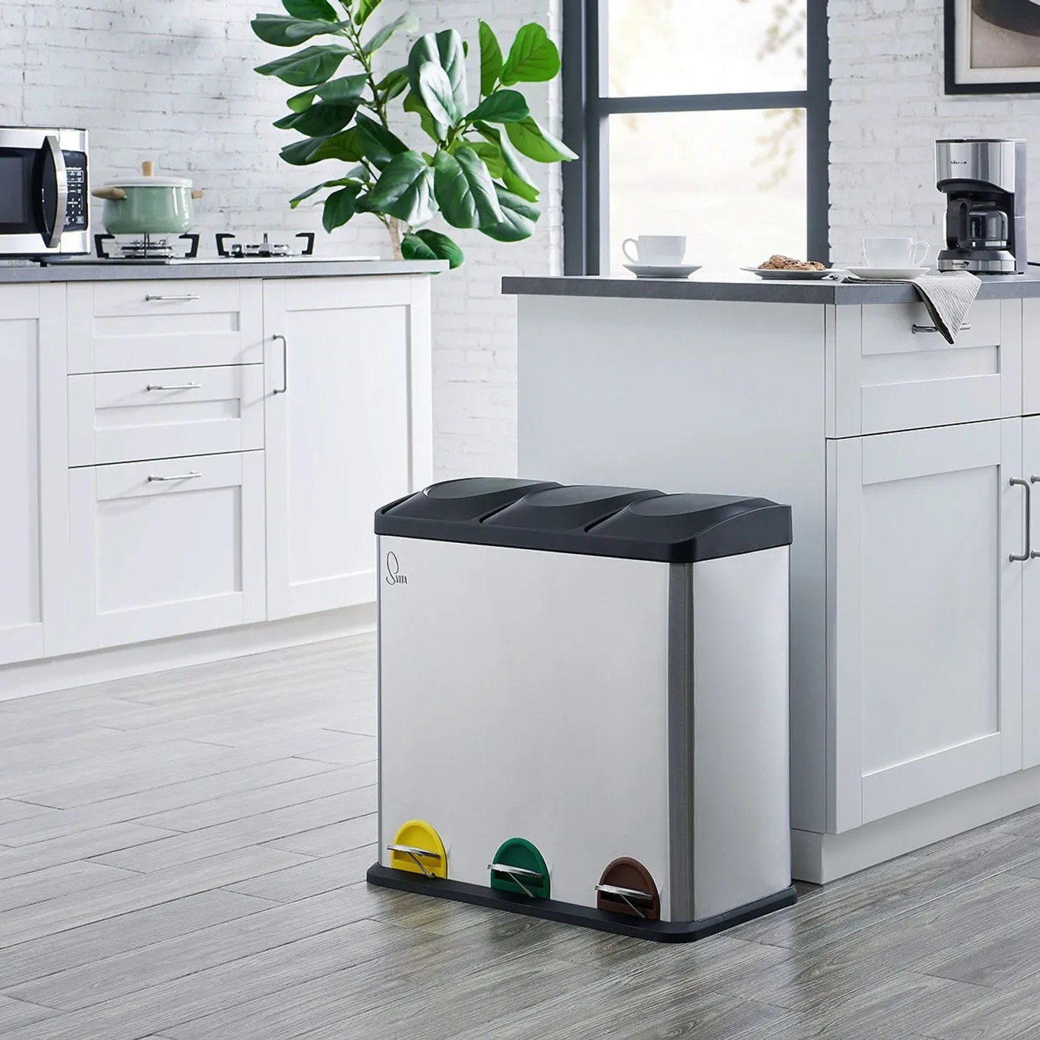 Svita Treteimer TC3X20, 60L Edelstahl Mülleimer mit 3 Fächern zur Mülltrennung in Silber.